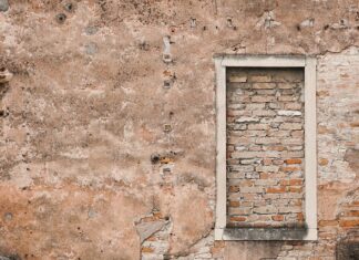 Czy odlicza się okna do tynkowania?