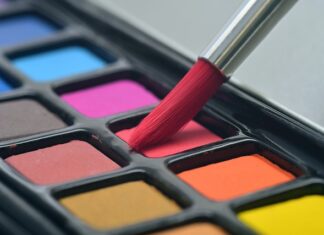 Jak malować ściany od okna czy do okna?