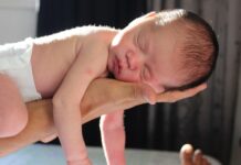 Jak naładować lampę solarna gdy nie ma słońca?