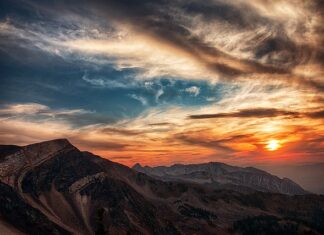 Ile godzin się trzeźwieje po 0 5l wódki? Ile godzin się trzeźwieje po 0 5l wódki?